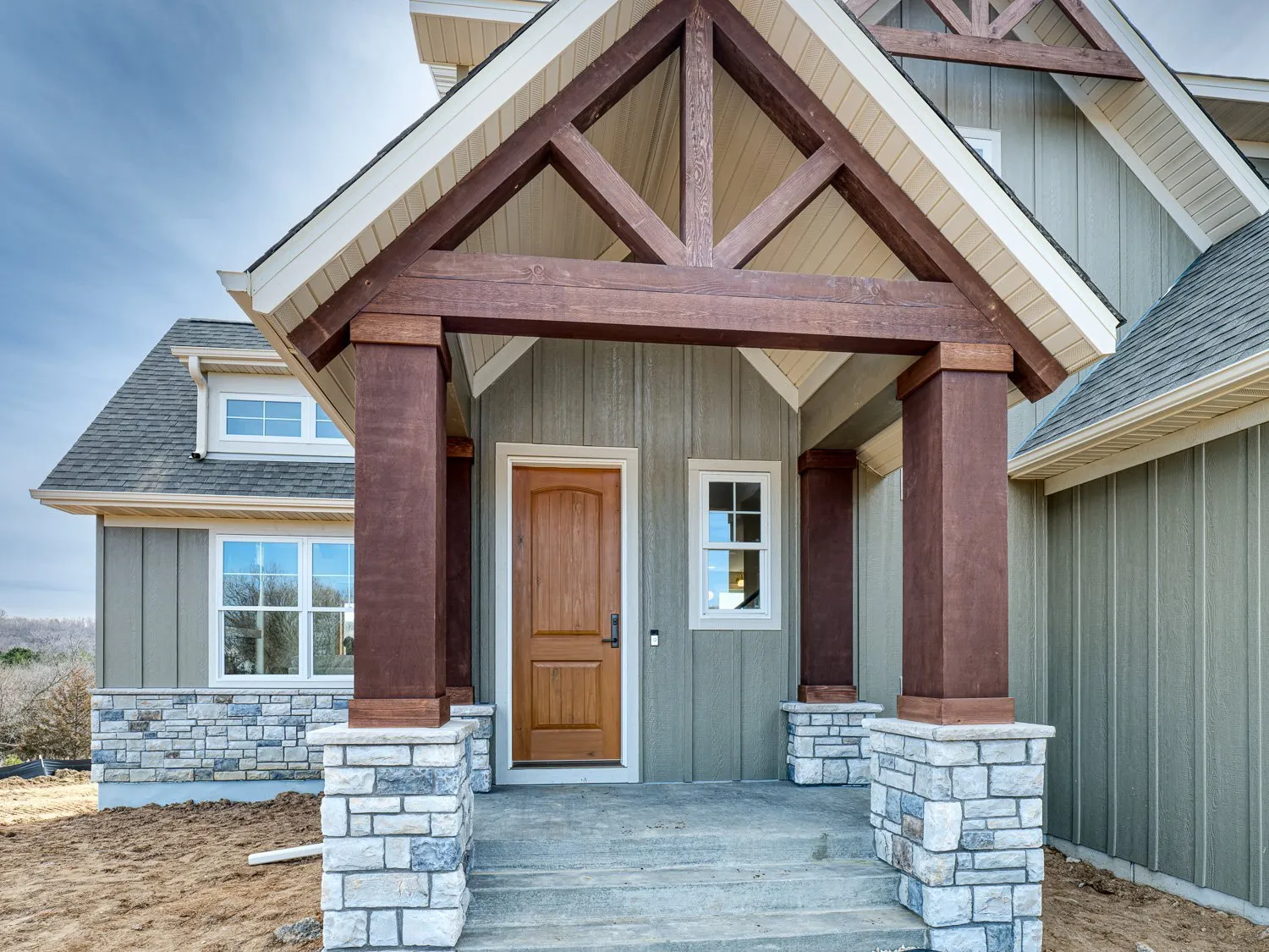 2-Exterior-Front-Entry