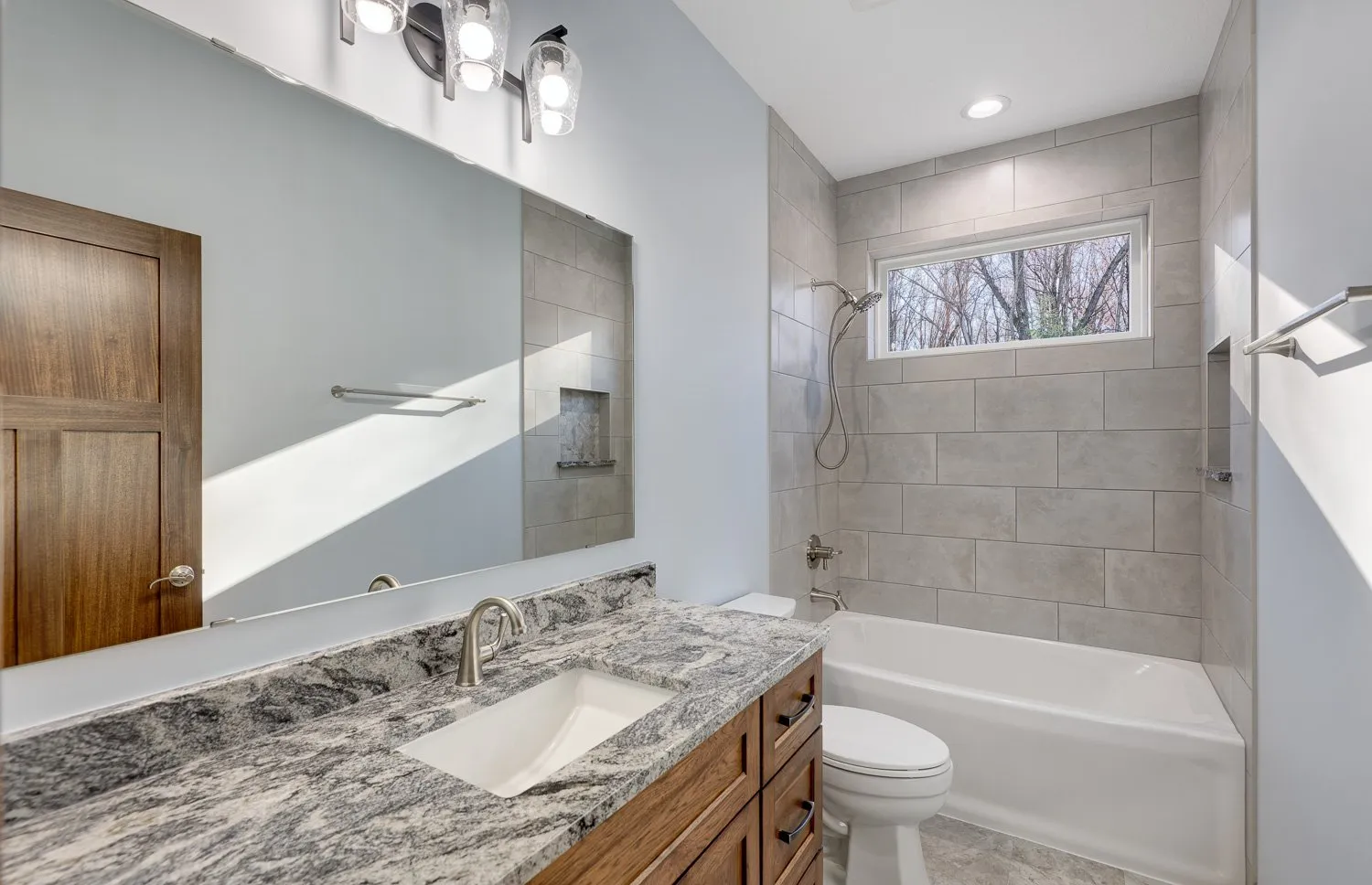 25-Bathroom