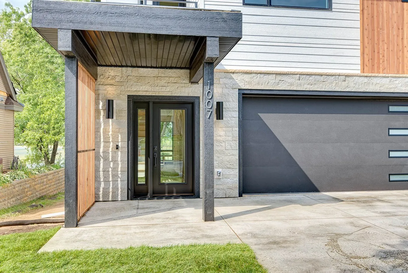 3-Exterior-Front-Entry