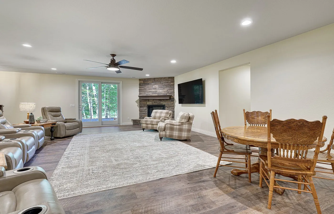 30-Family-Room-2