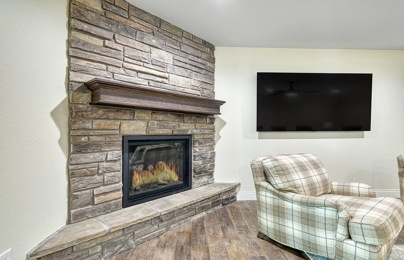 31-Fireplace-2