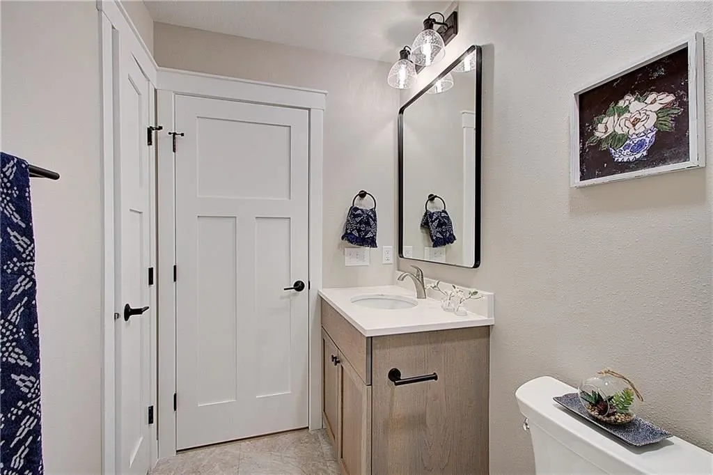 B-Bathroom-2