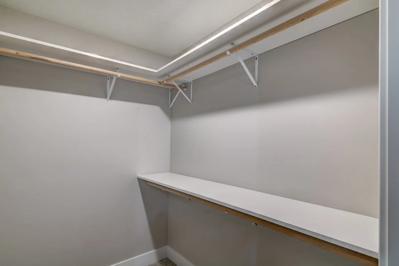 Highview-Lower-Level-Bedroom-1-4