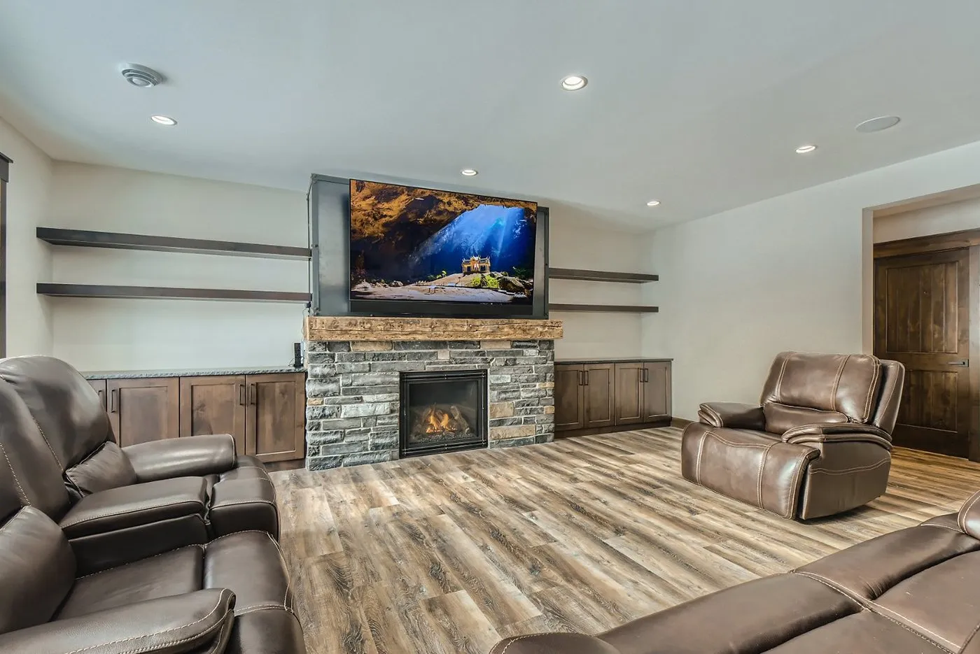 Lower-Level-Family-Room-2