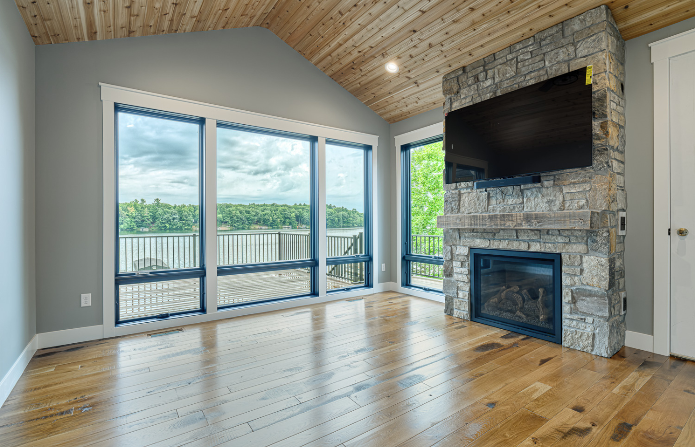Sulivan-fireplace