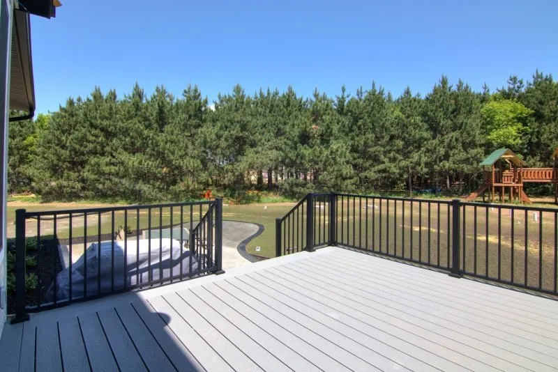 The-Aniston-Deck