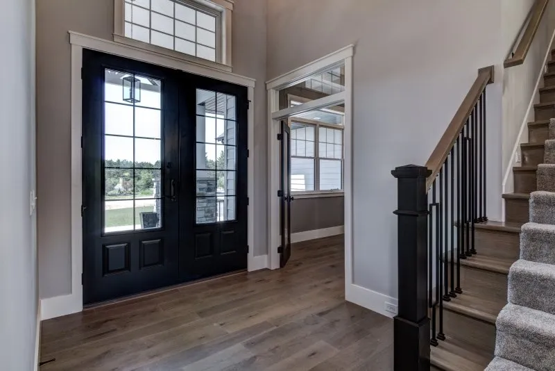 The-Aniston-Entry-Inside