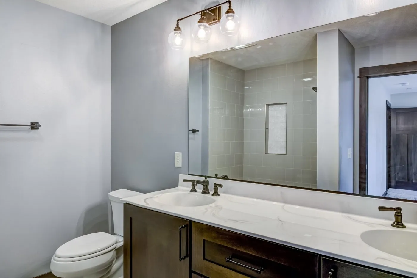 The-Emerald-Bathroom-2