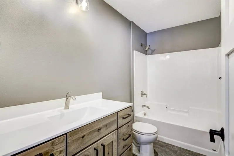 The-Neeson-Bathroom-2