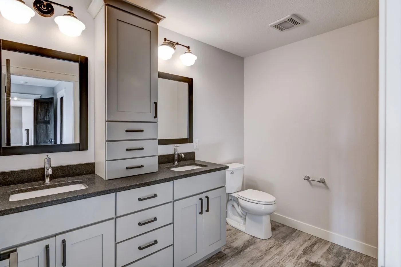 The-Rosemont-Bathroom-4