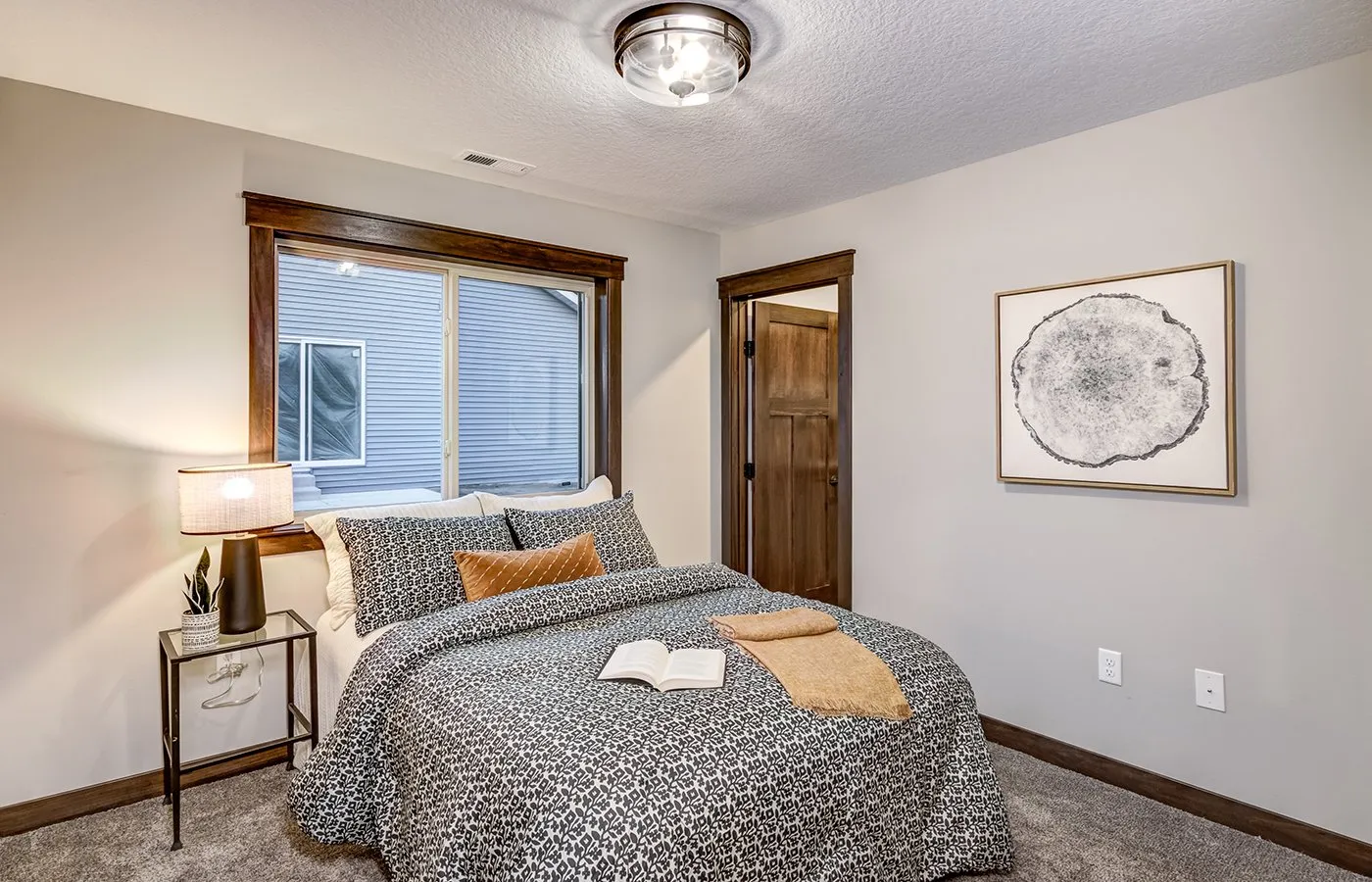 zz-10-Main-Level-Bedroom-1-1